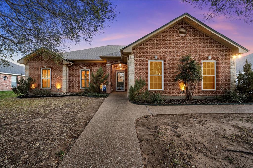 1208 Heritage Way Dr Property Photo 1