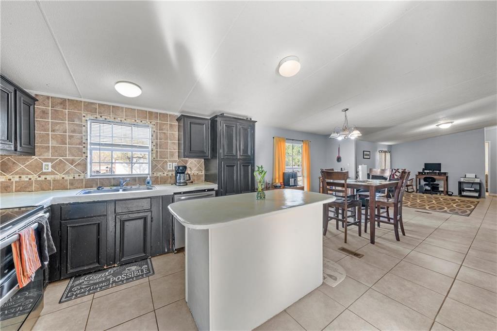1412 N Agnes Wills Road Property Photo 1