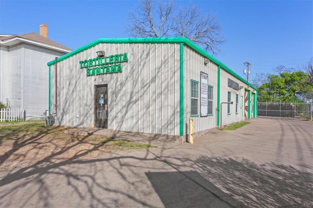 1801 Lyle Avenue Property Photo 1