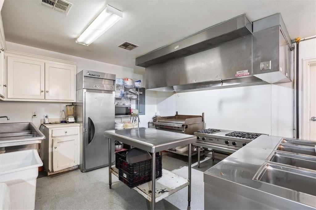 1801 Lyle Avenue Property Photo 4