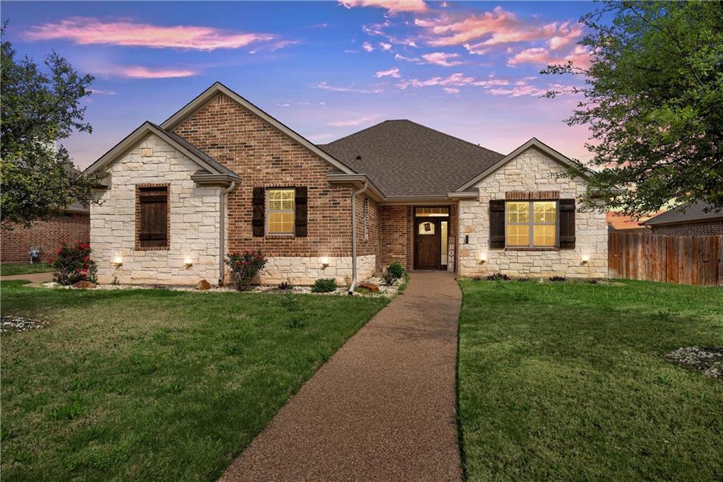 605 Perry Lane Property Photo
