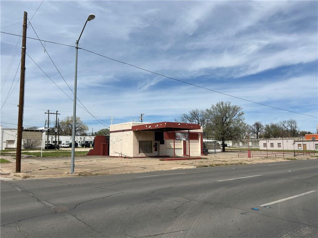 1525 Franklin Avenue Property Photo 3