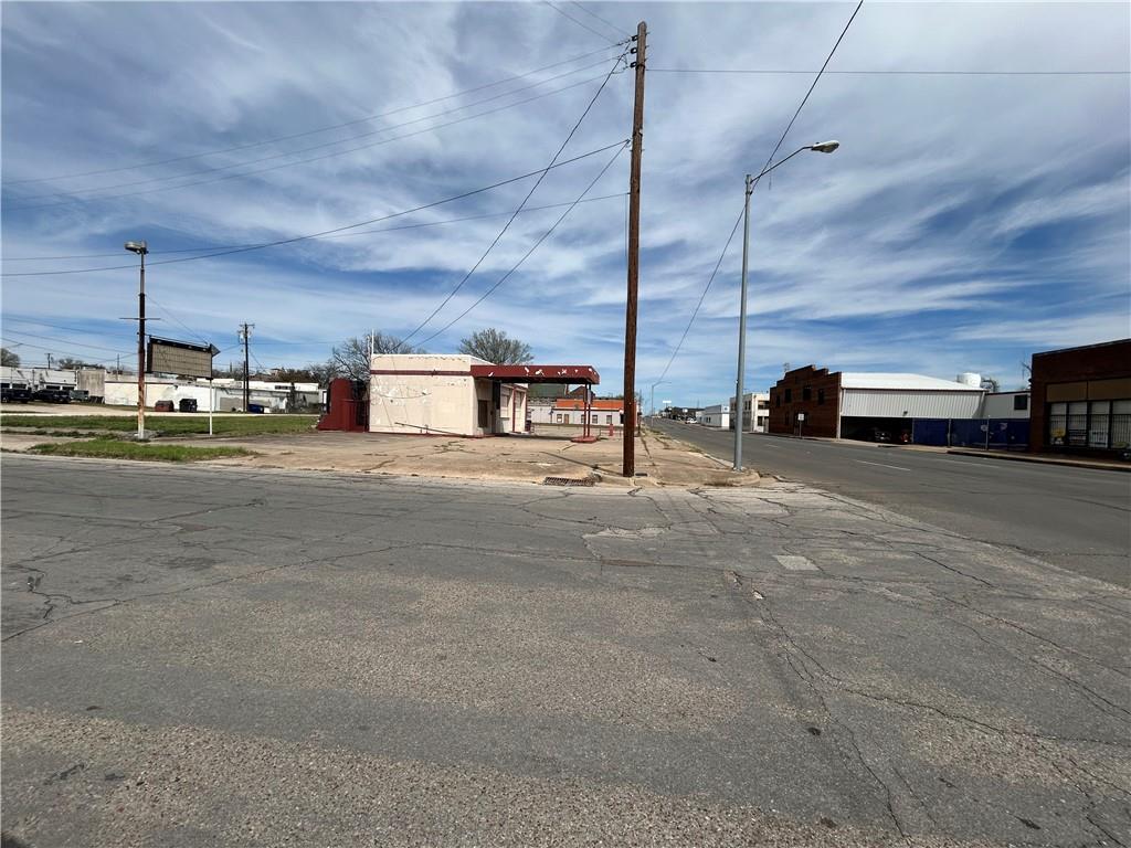 1525 Franklin Avenue Property Photo 10