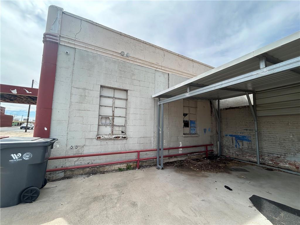 1525 Franklin Avenue Property Photo 14