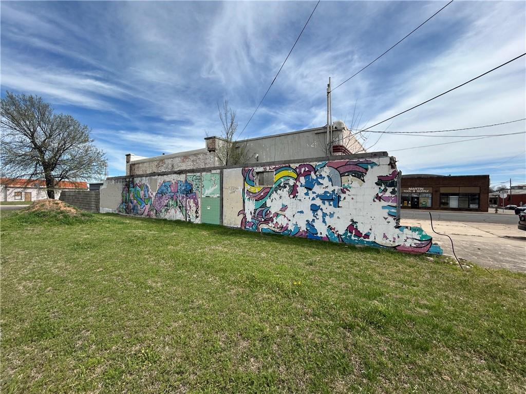 1525 Franklin Avenue Property Photo 16