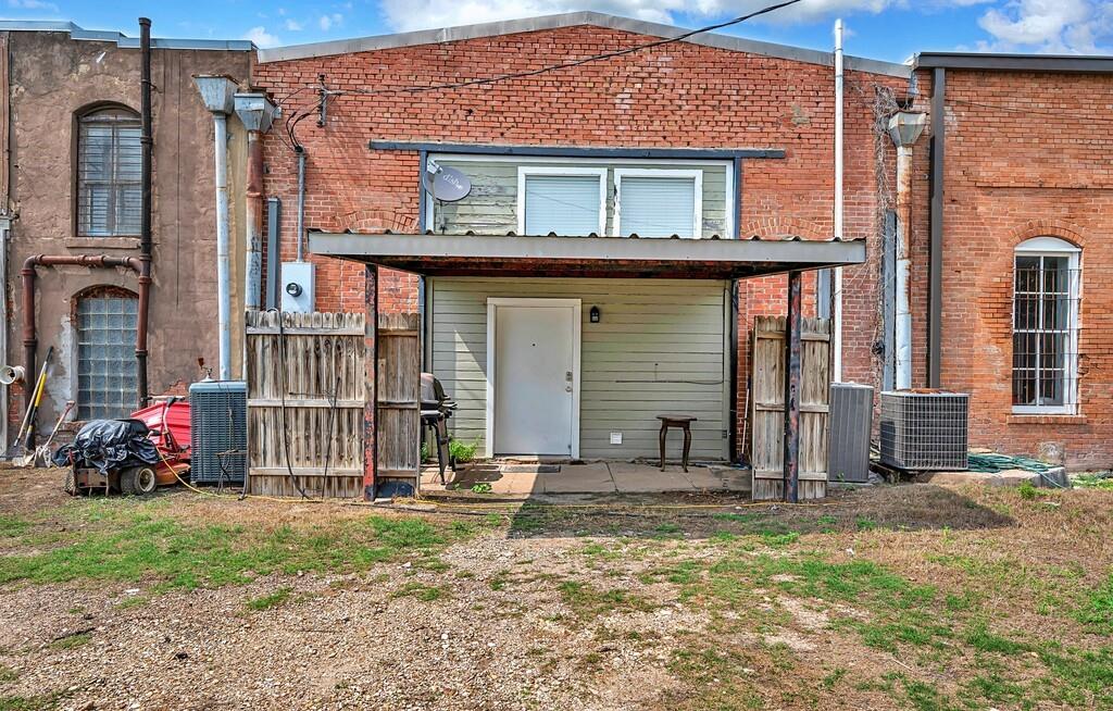 421 Main Street Property Photo 33