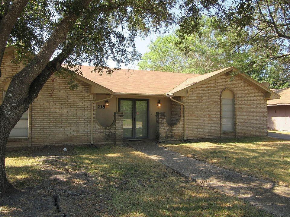 218 Lawndale Drive Property Photo 1