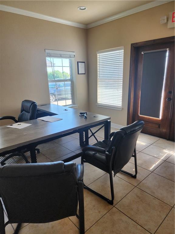 408 Sapphire Boulevard Property Photo 4