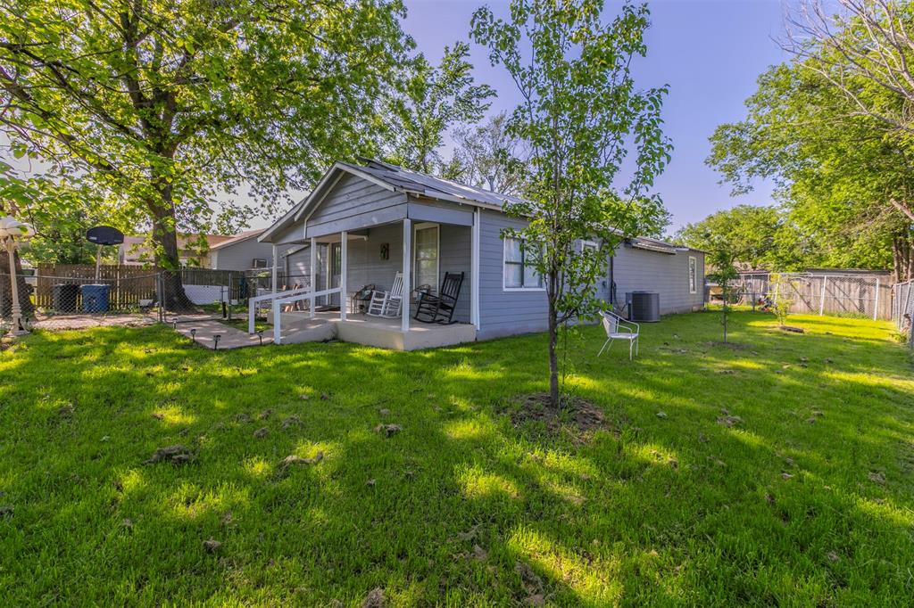 409 E Houston Street Property Photo 1