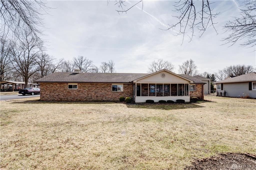 613 E Harmon Drive Picture