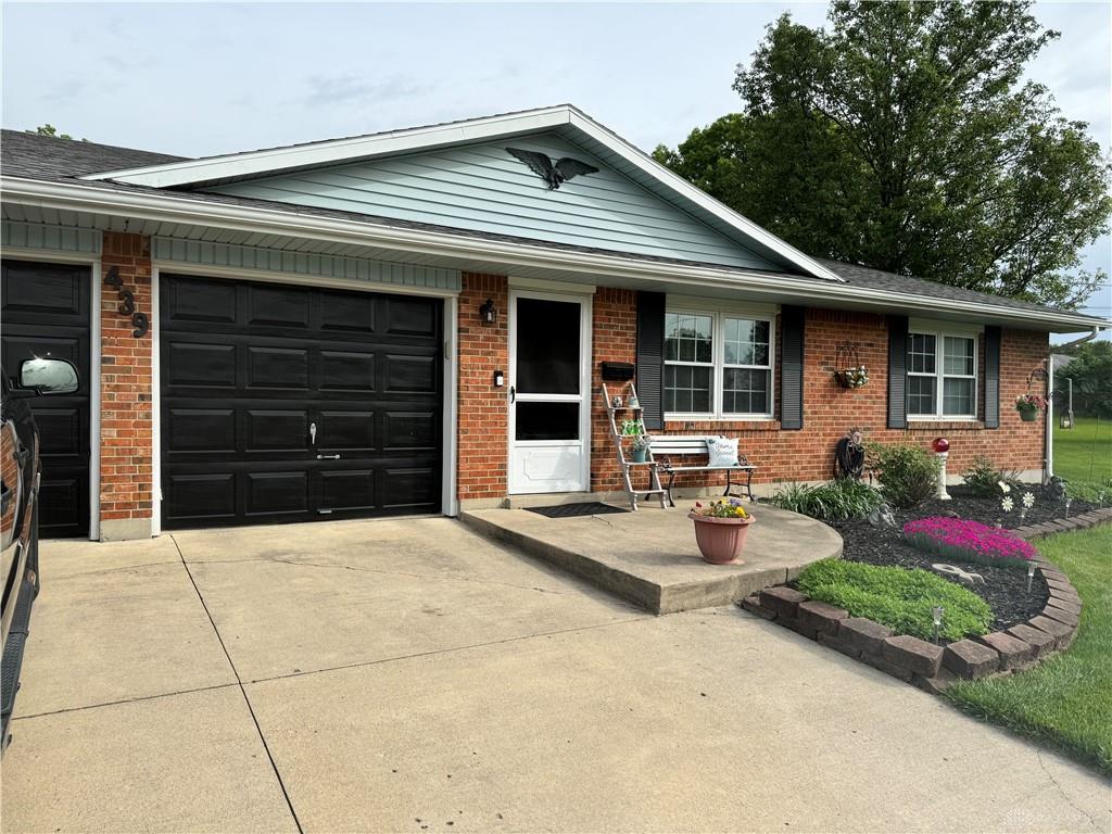 439 Poplar Street Property Photo 2