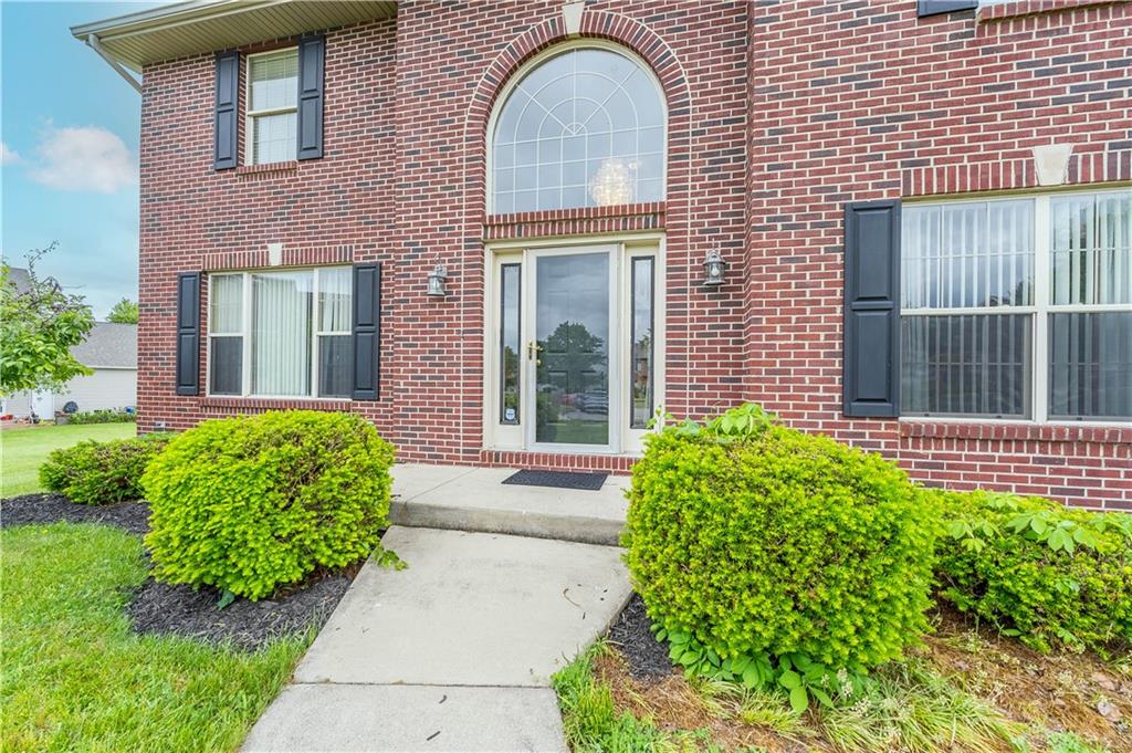 4553 Larch Tree Court Property Photo 3