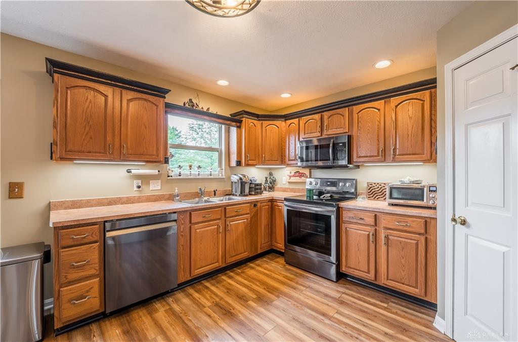 4553 Larch Tree Court Property Photo 12