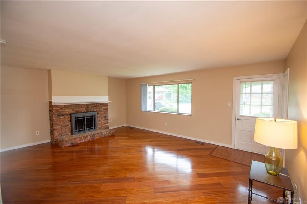 211 Lawndale Ave Property Photo 3