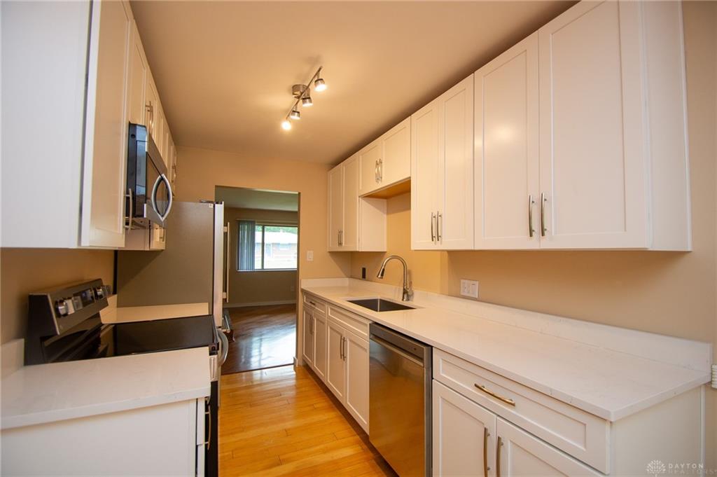 211 Lawndale Ave Property Photo 7