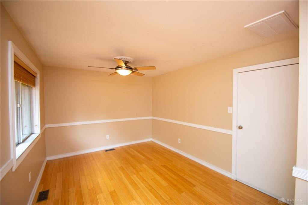 211 Lawndale Ave Property Photo 9
