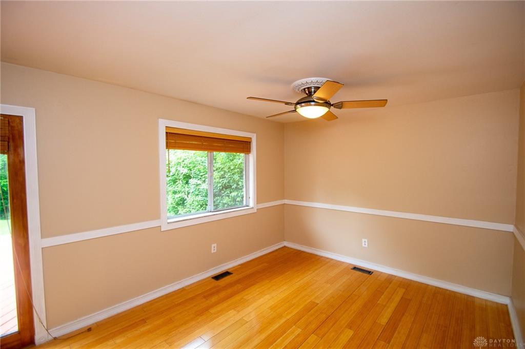 211 Lawndale Ave Property Photo 10