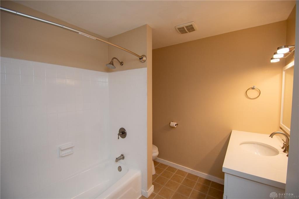 211 Lawndale Ave Property Photo 23