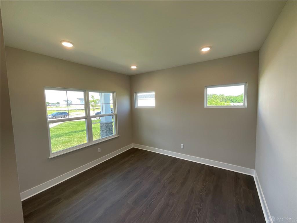 1320 Ellington Court Property Photo 2