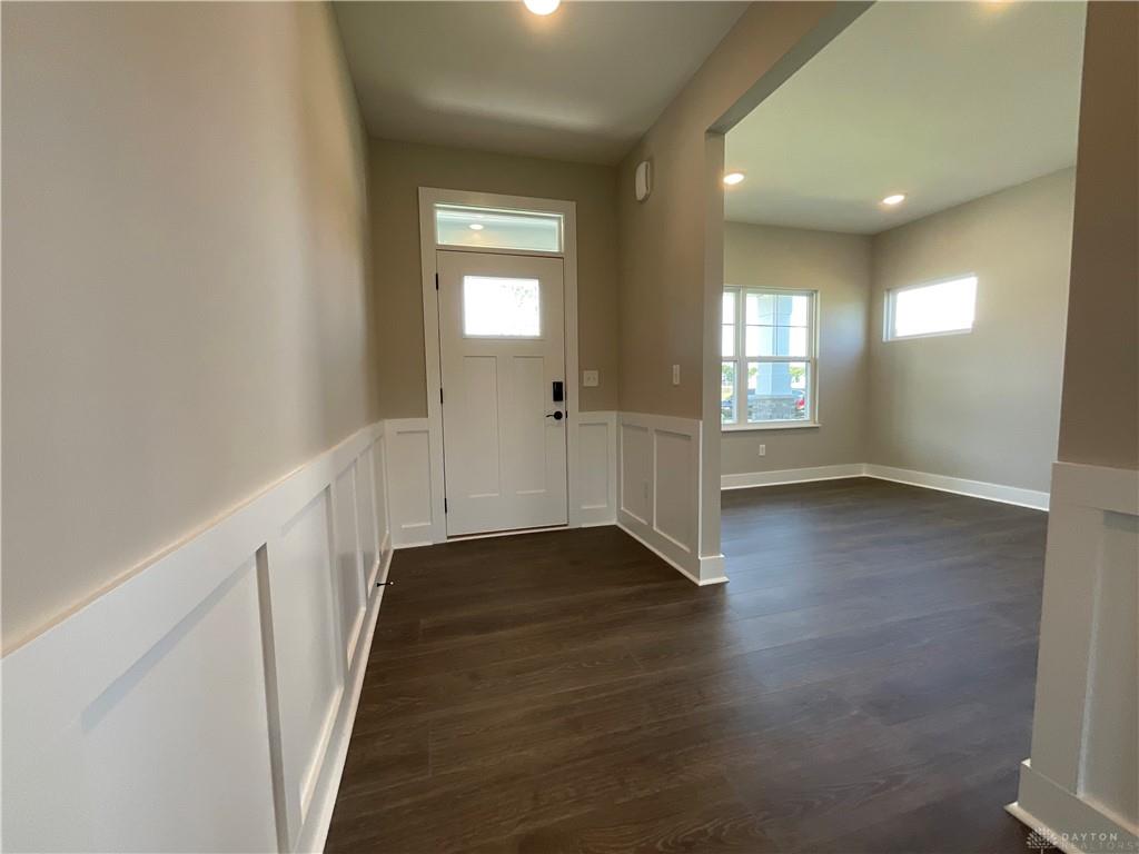 1320 Ellington Court Property Photo 4