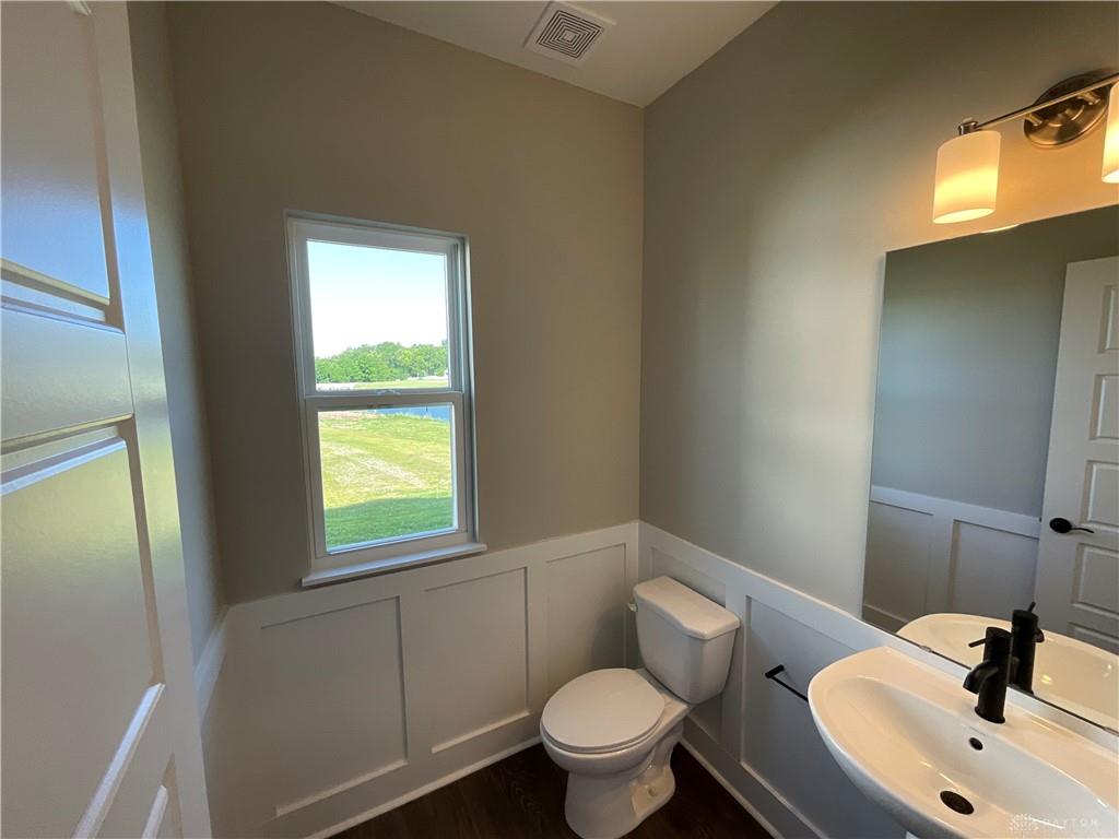 1320 Ellington Court Property Photo 5