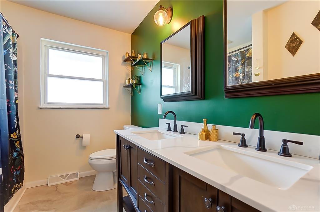 1027 Pine Street Property Photo 12