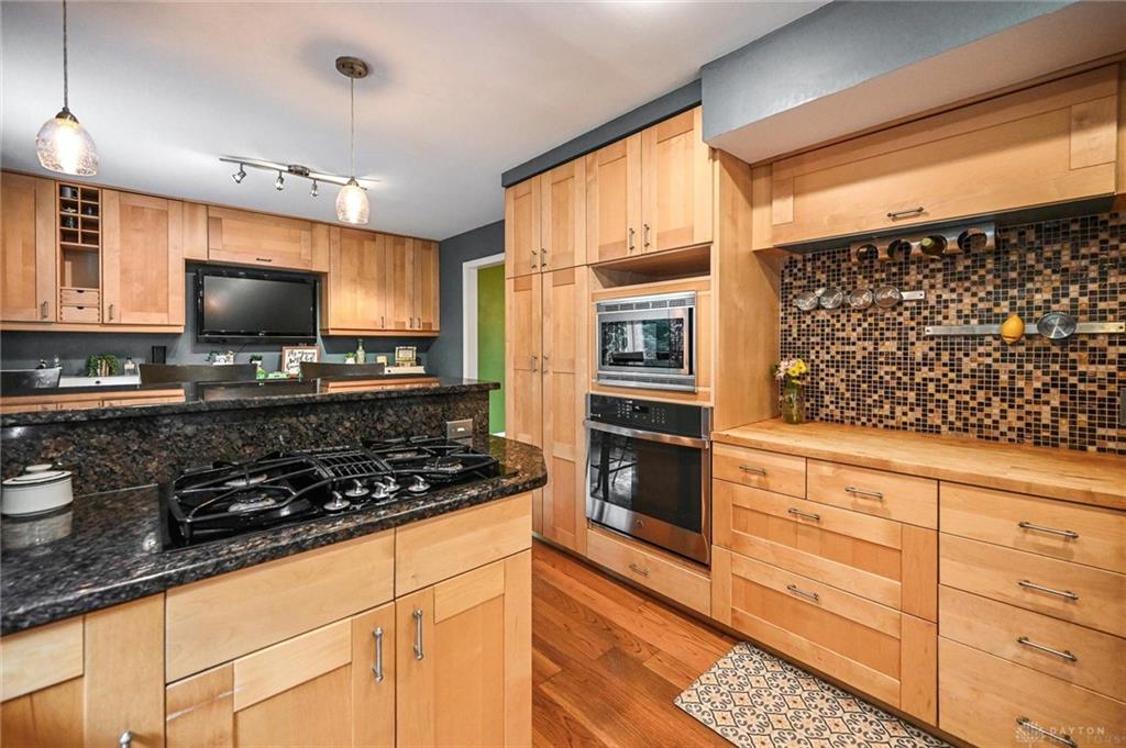 5992 Woodview Lane Property Photo 11