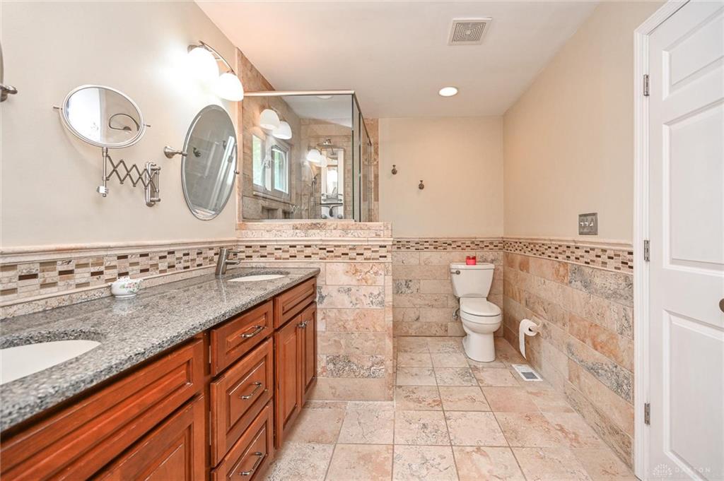 5992 Woodview Lane Property Photo 18