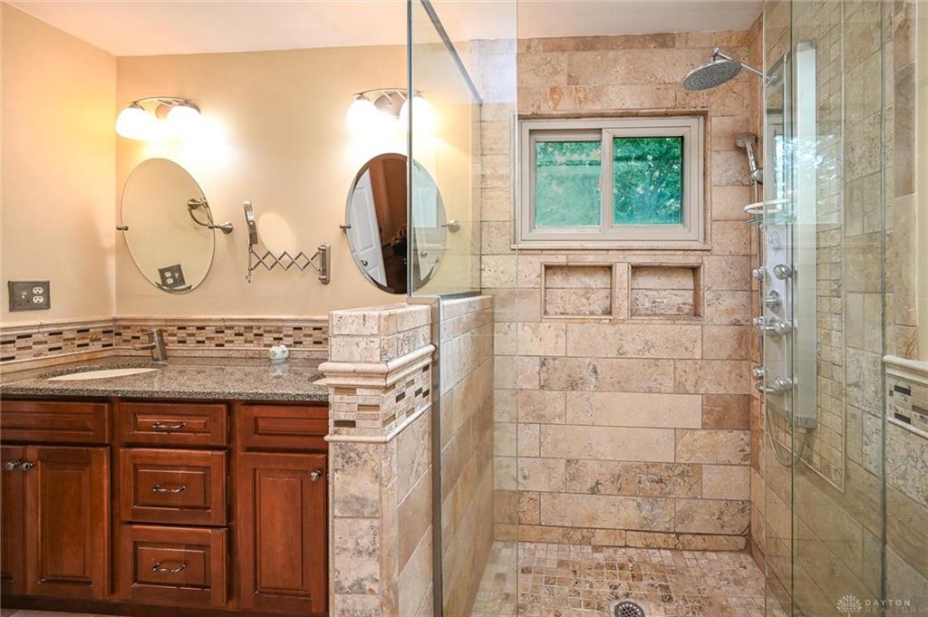 5992 Woodview Lane Property Photo 19