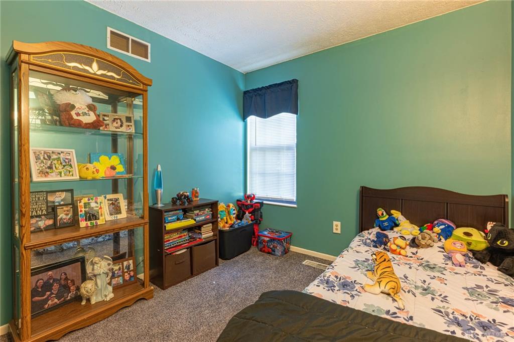 565 Williamsburg Court Property Photo 9