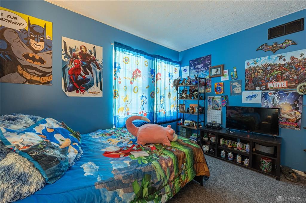 565 Williamsburg Court Property Photo 13