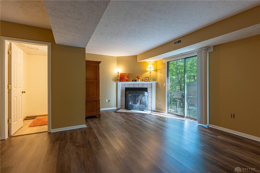565 Williamsburg Court Property Photo 16