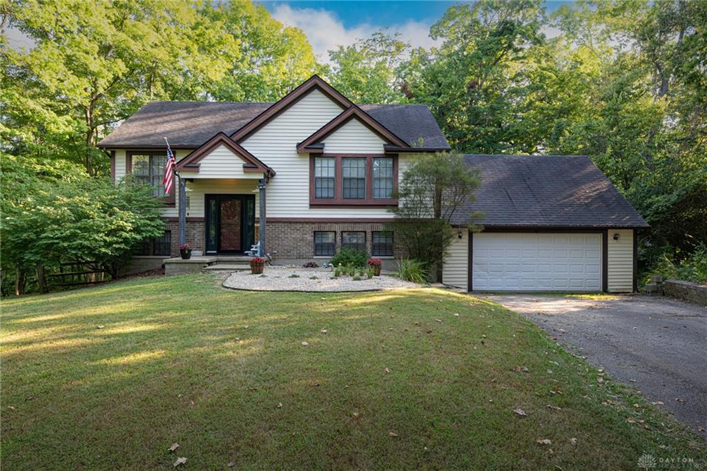 565 Williamsburg Court Property Photo 25
