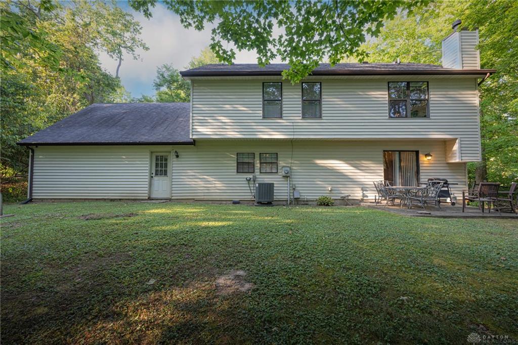 565 Williamsburg Court Property Photo 28