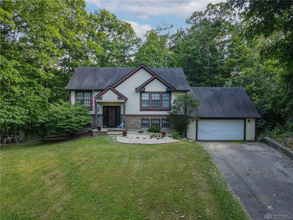 565 Williamsburg Court Property Photo 32