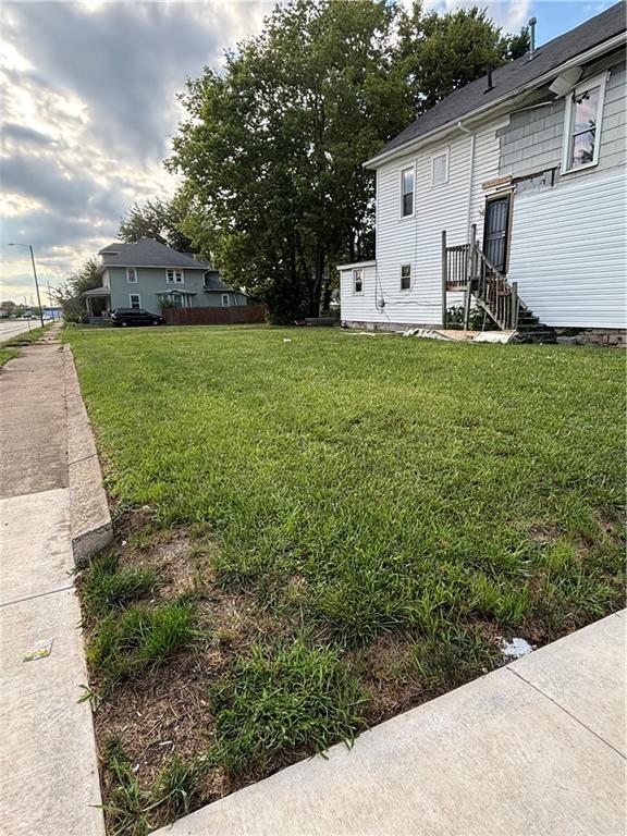 101`103 N Western Property Photo 2
