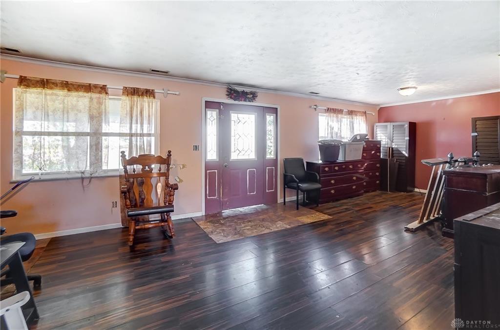 1292 E Jackson Property Photo 4