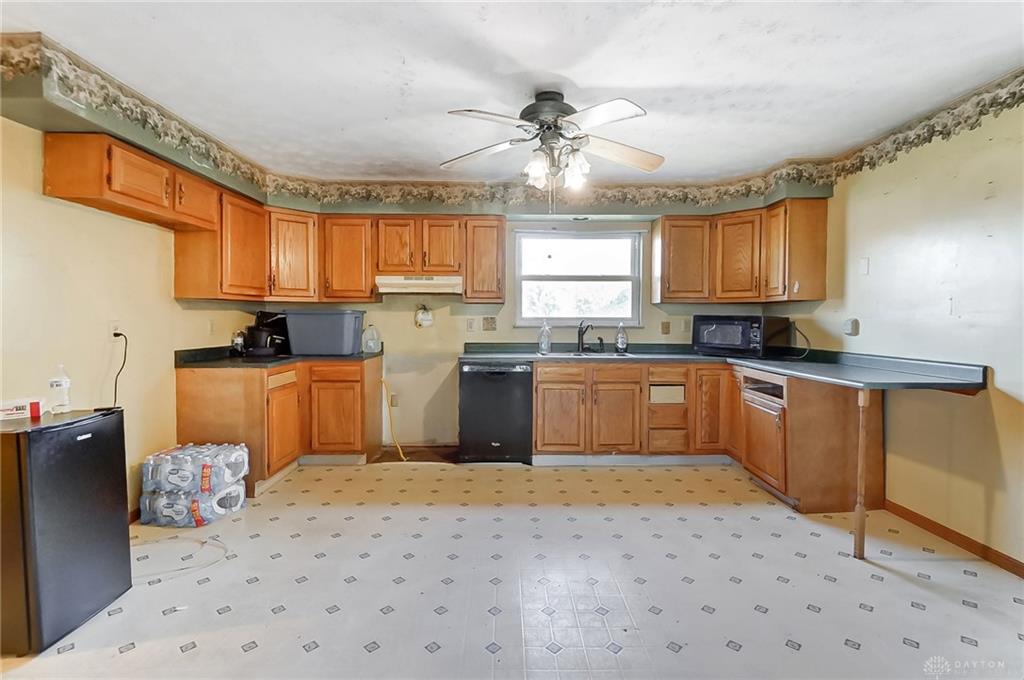 1292 E Jackson Property Photo 8