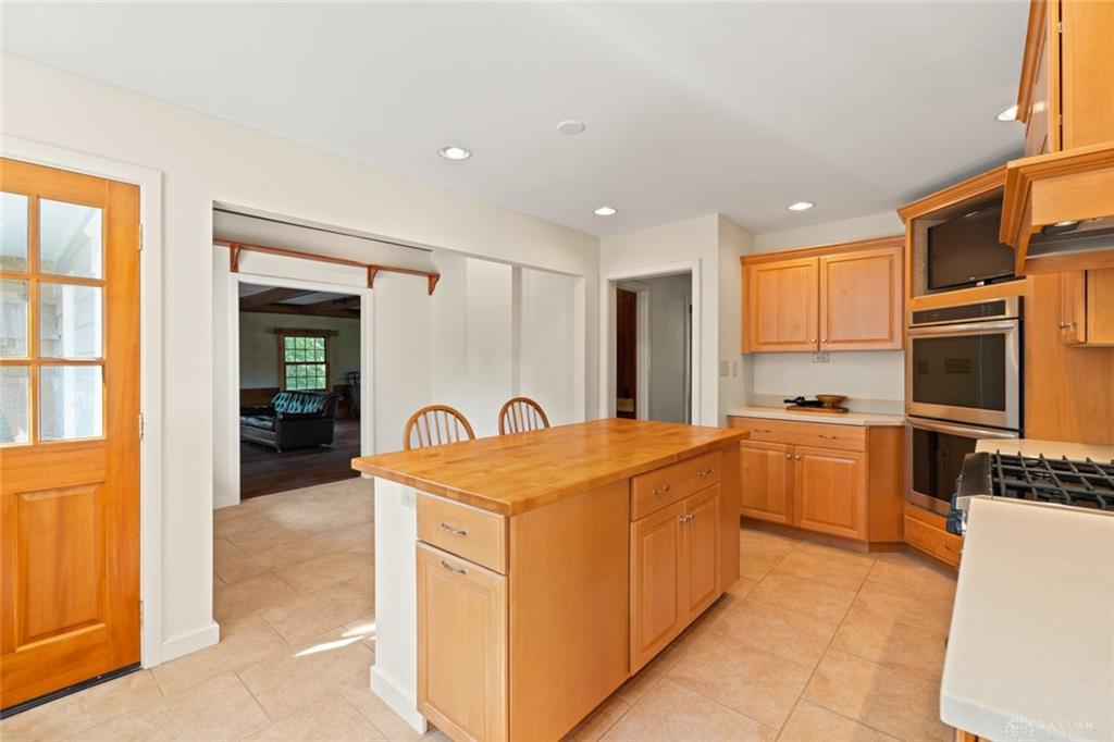 2420 Ridgeway Rd Property Photo 9