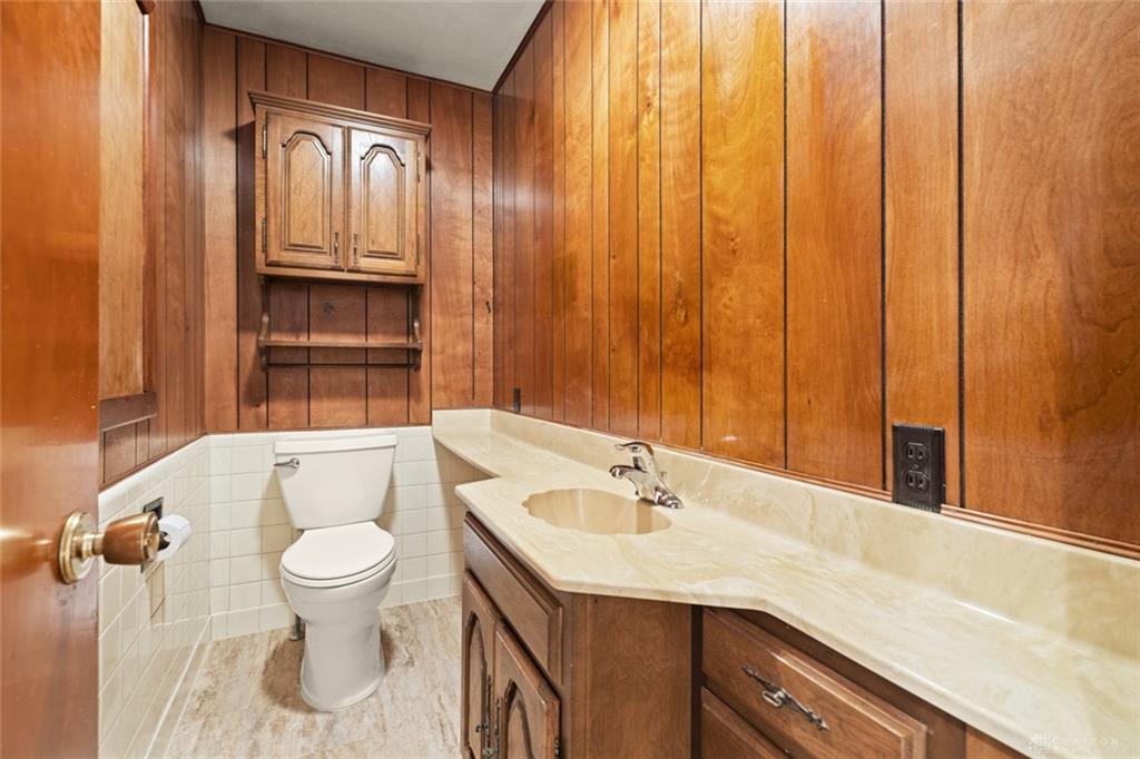 2420 Ridgeway Rd Property Photo 28
