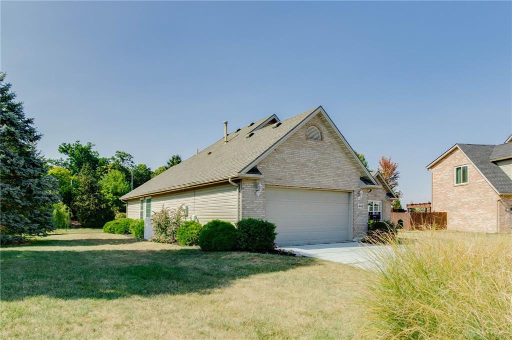 445 Sharon Court Property Photo 4