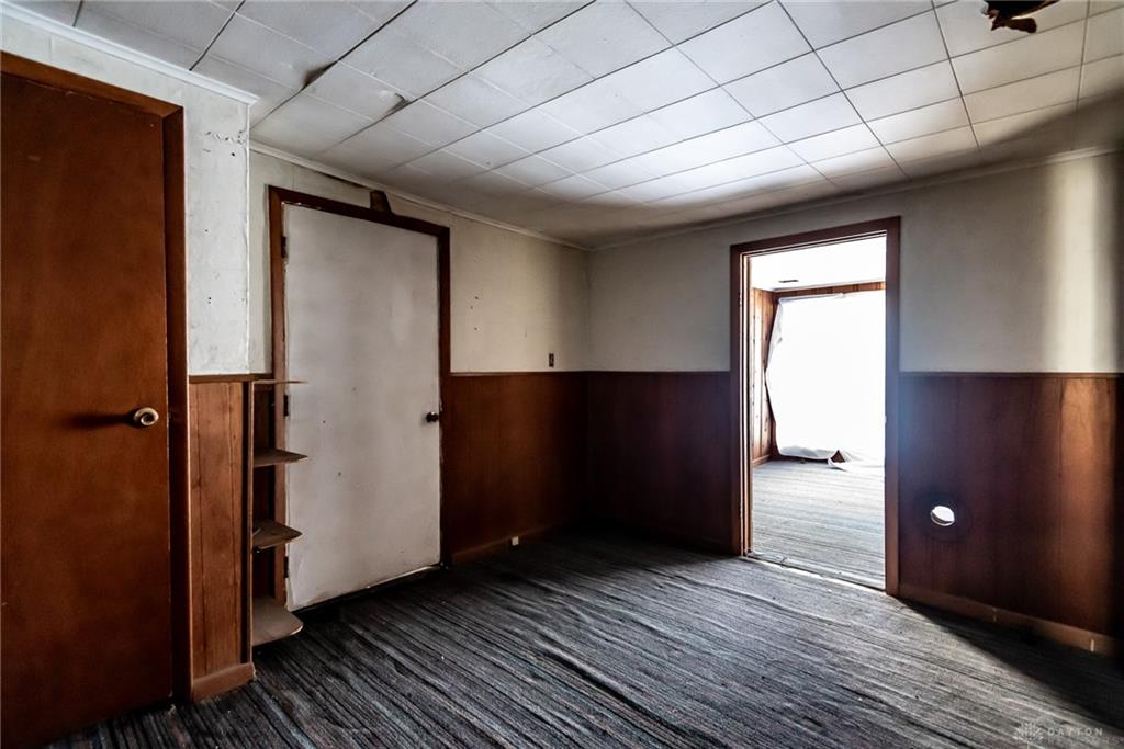 17 W Silver Street Property Photo 12