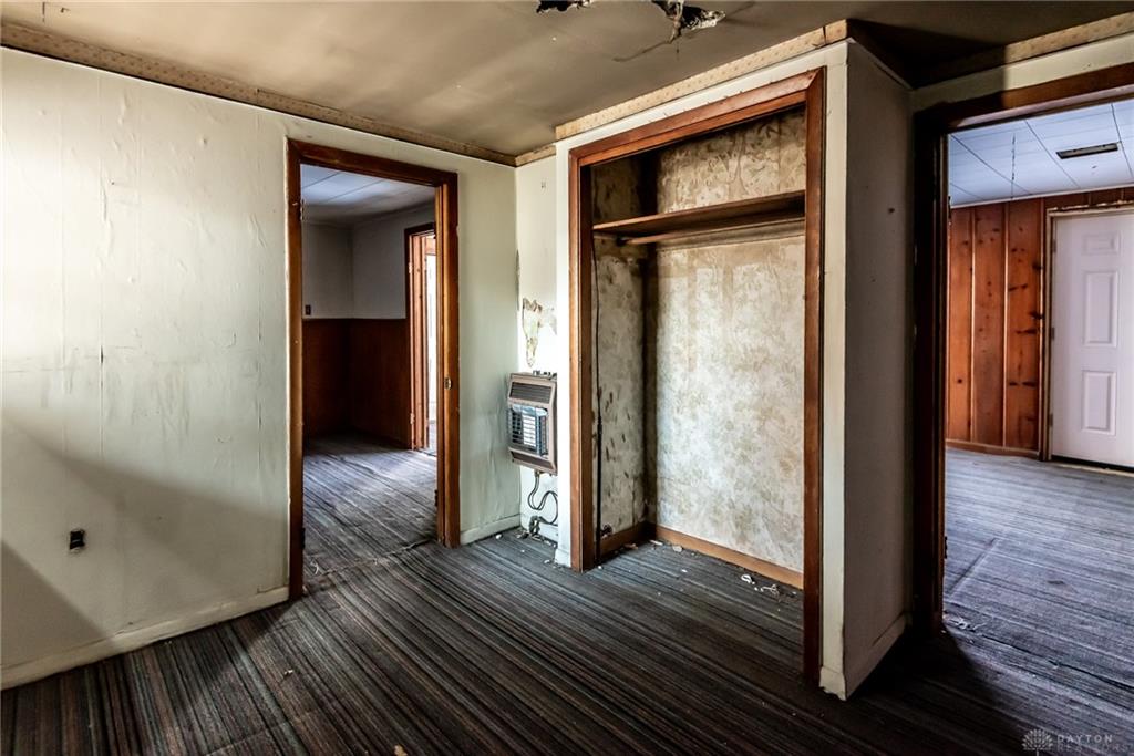 17 W Silver Street Property Photo 13