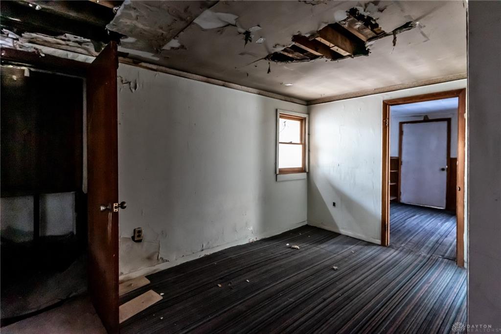 17 W Silver Street Property Photo 14