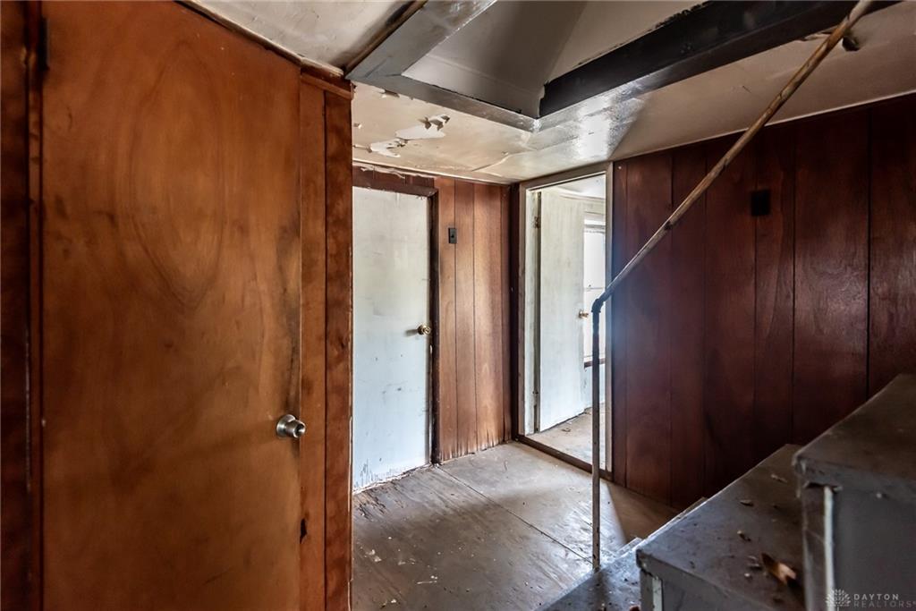 17 W Silver Street Property Photo 29