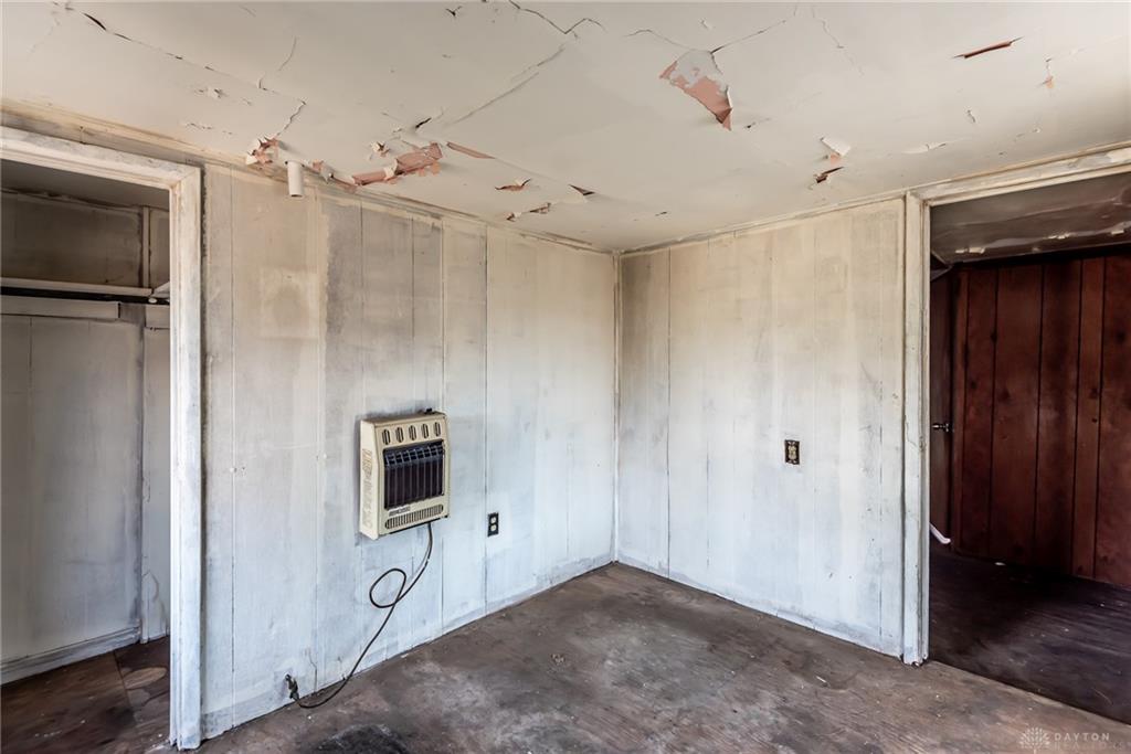 17 W Silver Street Property Photo 33