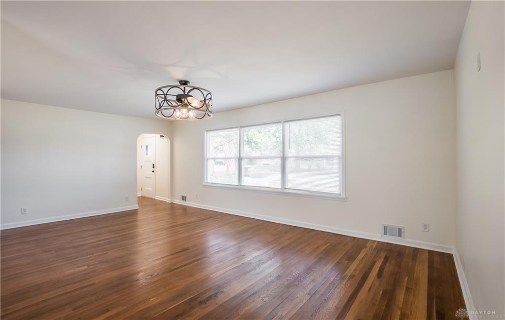 1404 Covent Road Property Photo 5