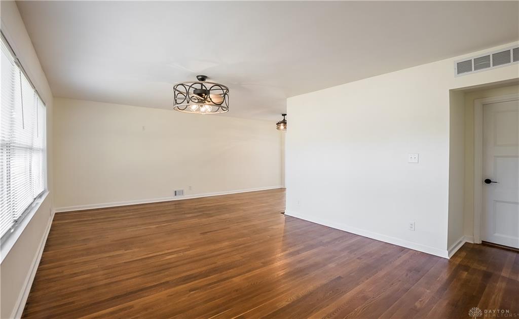 1404 Covent Road Property Photo 6