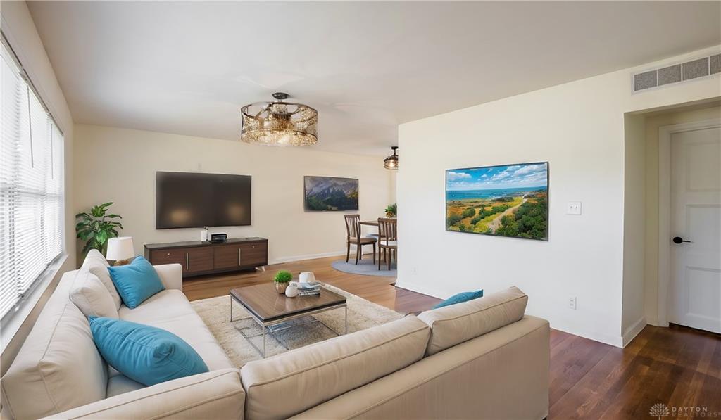 1404 Covent Road Property Photo 7
