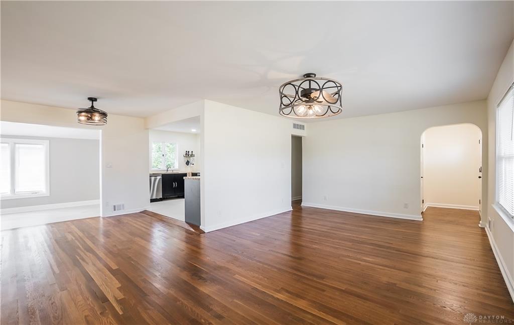 1404 Covent Road Property Photo 8